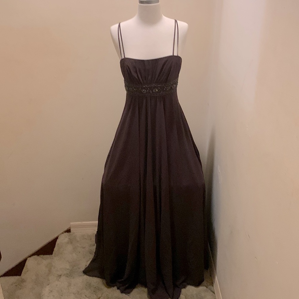 I’m selling this bridesmaid dress that was used once it has a scarf